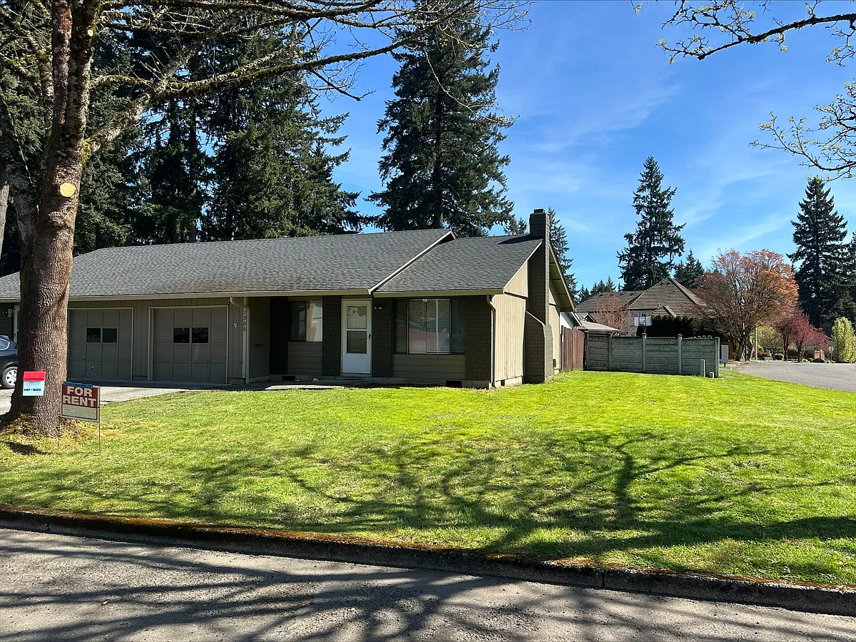 Building Photo - 1305 NE 143rd Ave