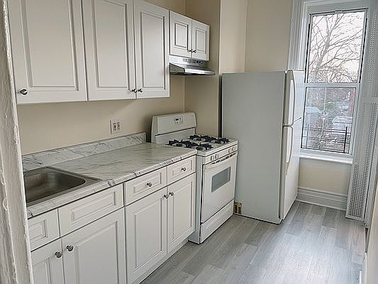 4th image of 7608 3rd Ave #C