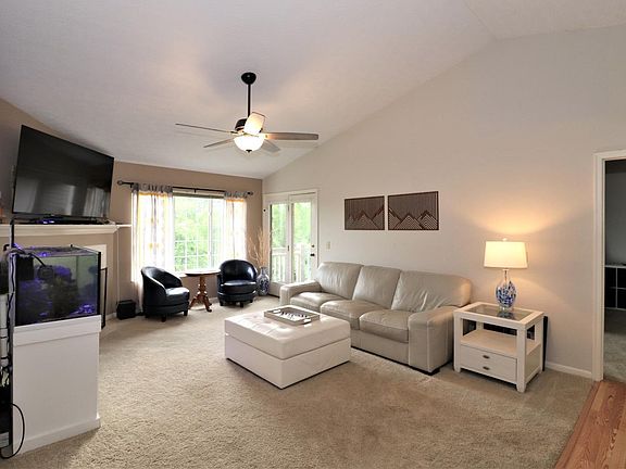 2nd image of 4250 Endeavor Dr Unit 306