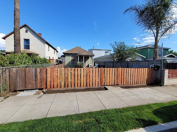 2nd image of 5914 Marmion Way #1/2