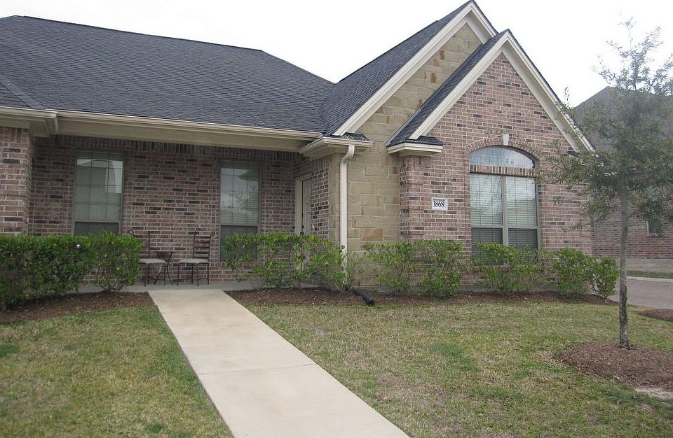 2nd image of 3870 Oldenburg Ln