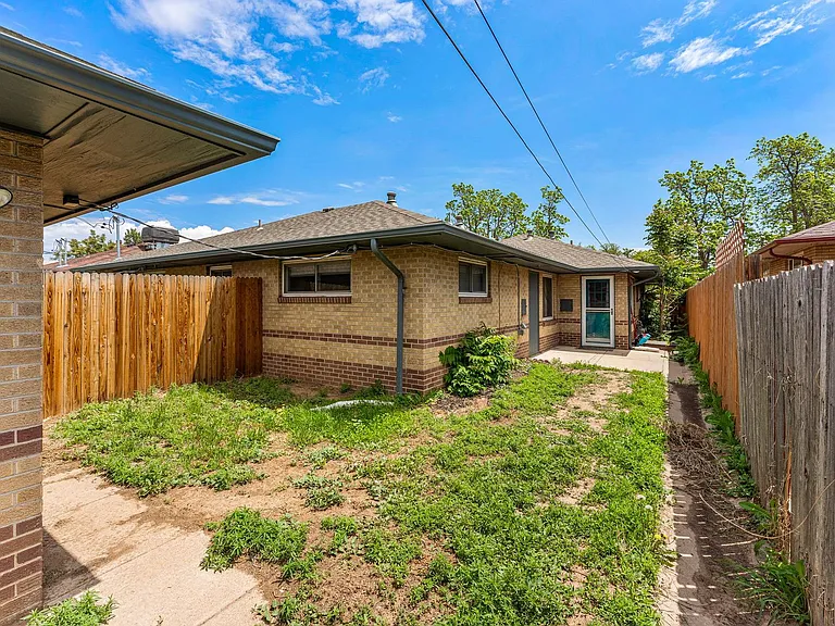 3609 Hudson St — Photo 16
