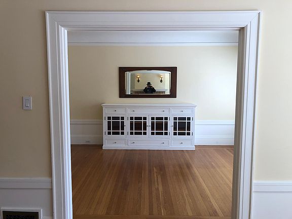 4th image of 1073 Sanchez St
