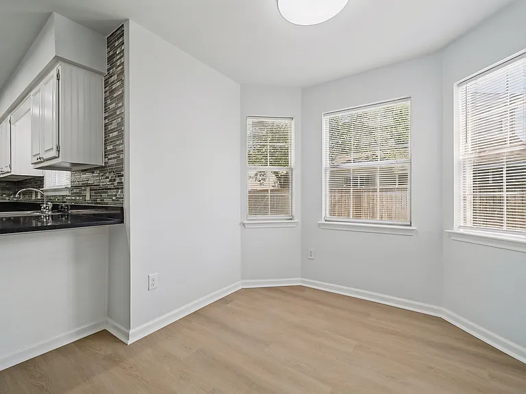 1578 Winthrope Dr — Photo 17