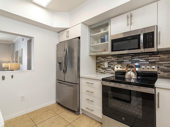 2nd image of 600 S Dixie Hwy APT 257