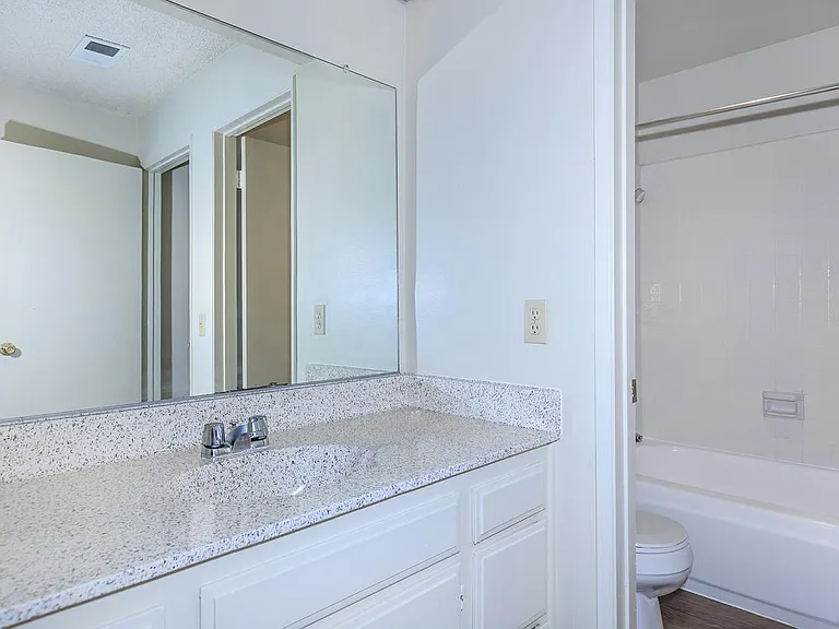 The Timbers Apartment Homes — Photo 40