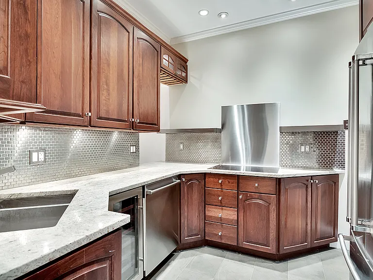 1228 N Dearborn St #2 — Photo 16