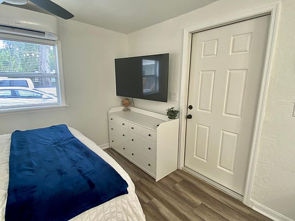 4th image of 2310 S Shine Ave #B