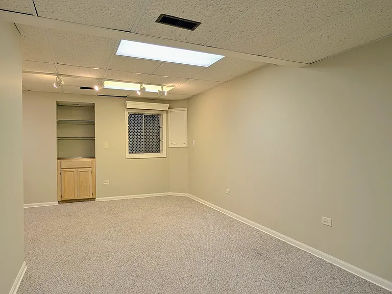 404 Orleans Ave — Photo 16