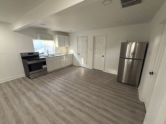3rd image of 1505 14th Ave