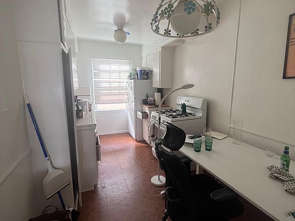 5th image of 1419 25th St #E