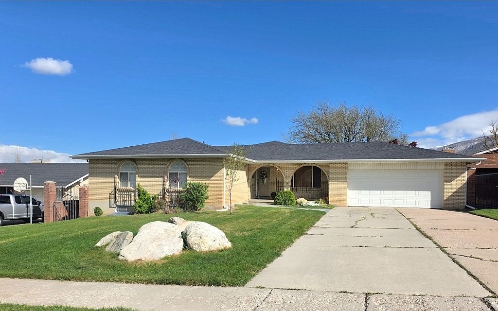563 E 350 N - Property Image