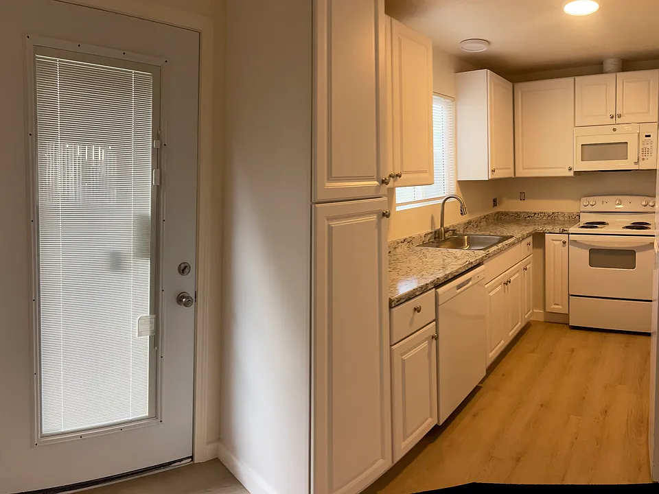 Brand new kitchen with everything you need