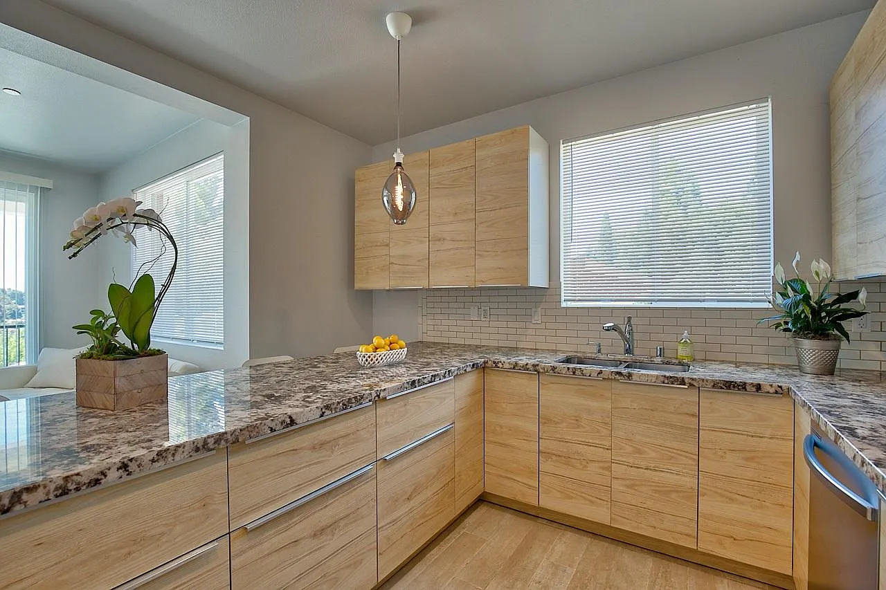 2 bed, 1381 sqft, $3,885 — Photo 3