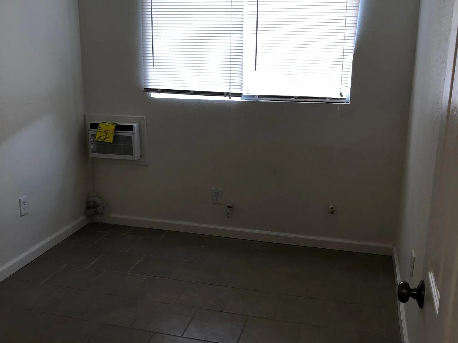 1734 Capri Ave — Photo 2