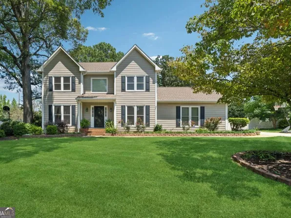 1558 Fair Oaks Ln, Snellville, GA 30078