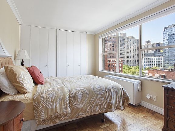 2nd image of 201 W 70th St APT 10A