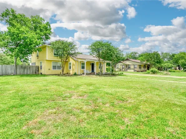 710 Inwood Dr, Bryan, TX 77802