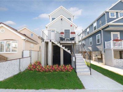 806 Shad Creek Rd, Far Rockaway, NY, 11693