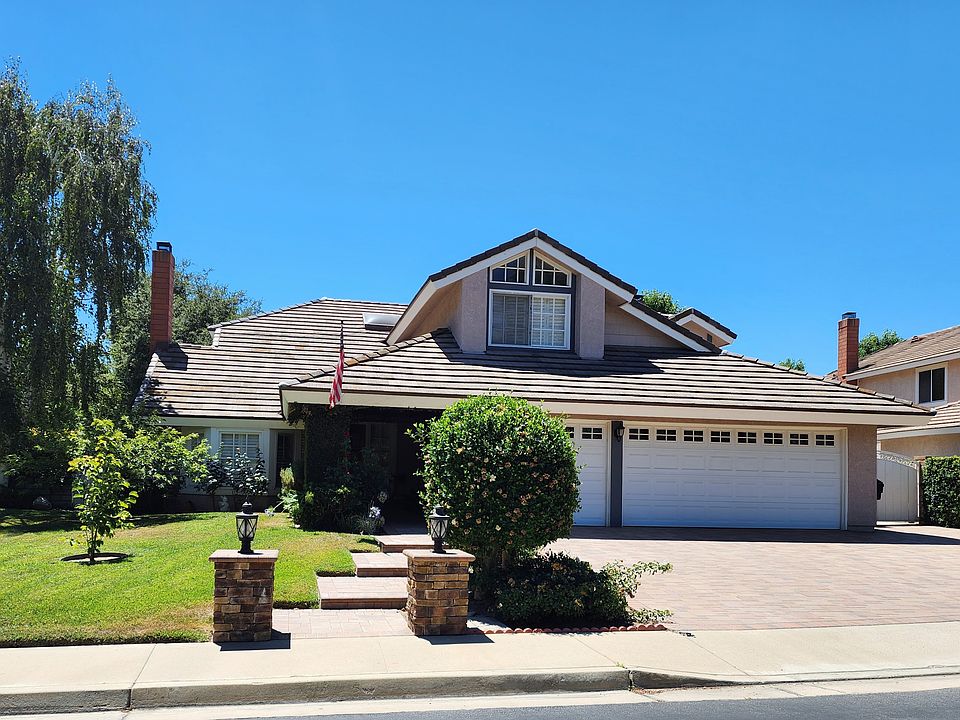 1st image of 2579 Roadrunner Dr