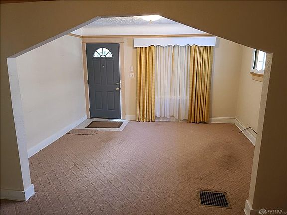 5th image of 728 Westwood Ave