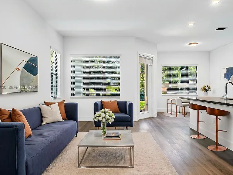 142 SW 127th Ter — Photo 16