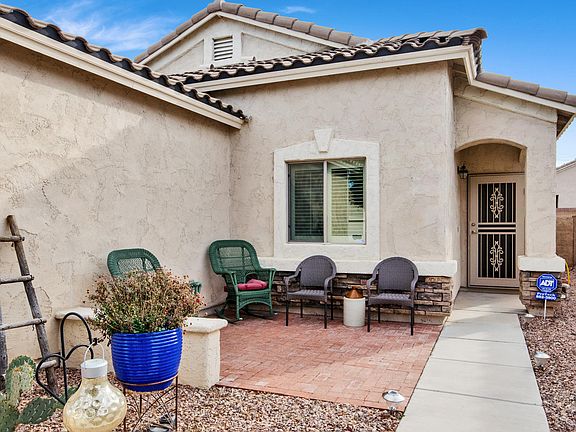 3rd image of 1367 W Calle Luis Maria