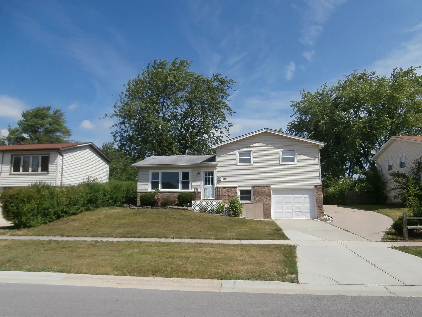 4190 189th Pl photo 1