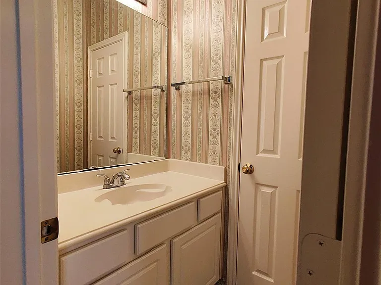7127 Bristol Ridge Dr — Photo 36