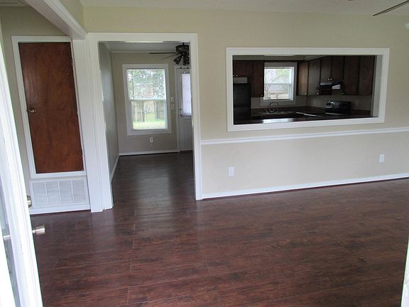 2nd image of 7845 Lenora Ct