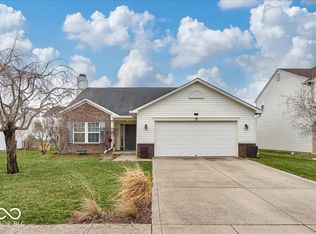 714 Breakers Ln, Fortville, IN