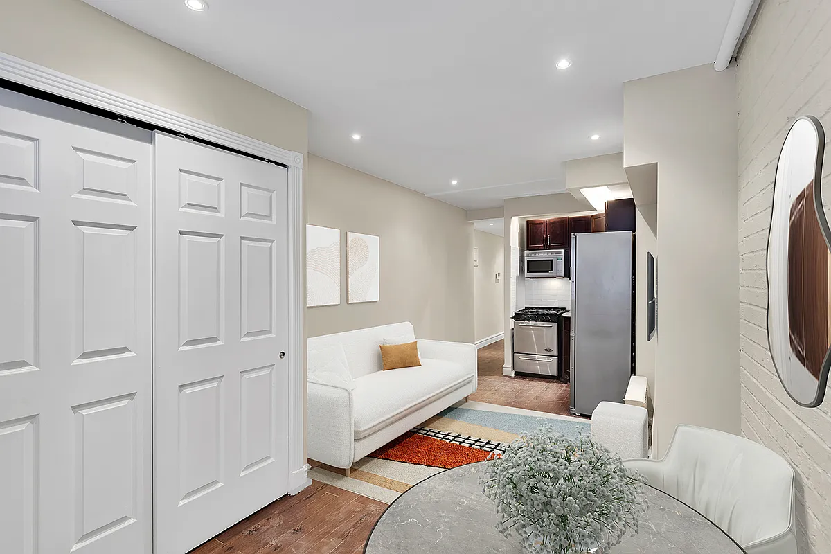Building Photo - 404 E 88th St #LA