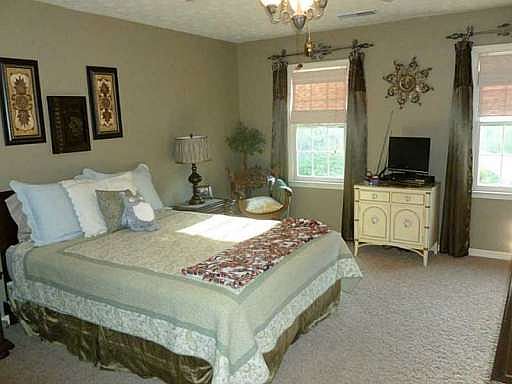 4th image of 4516 Dartmoor Dr NE