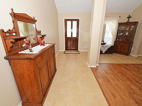 Tile flooring in the entry way