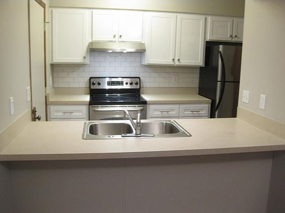 subway tile backsplash