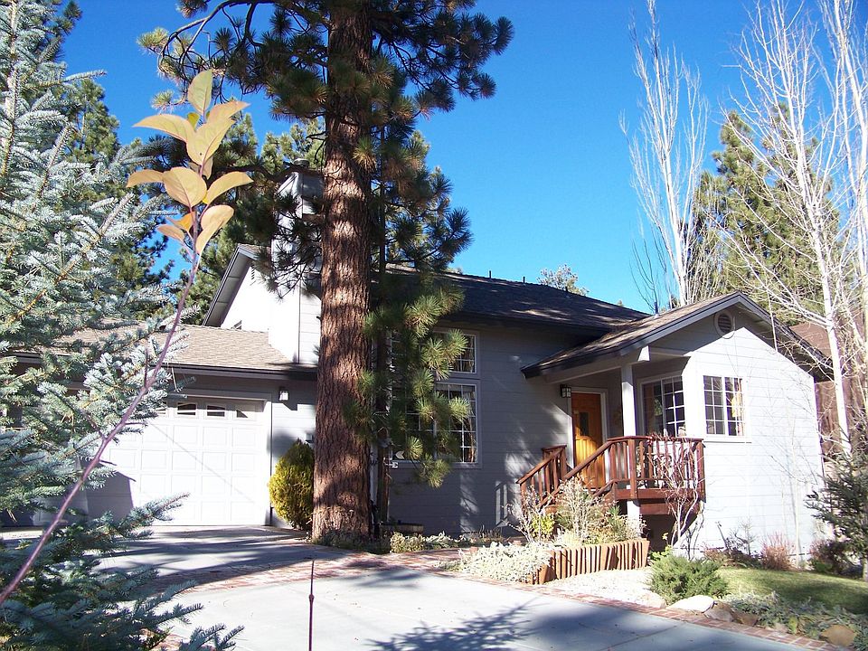 Beautiful custom home designed to maximize the ski slope views! 