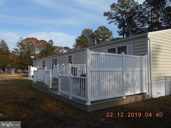 3rd image of 34445 Park Cir