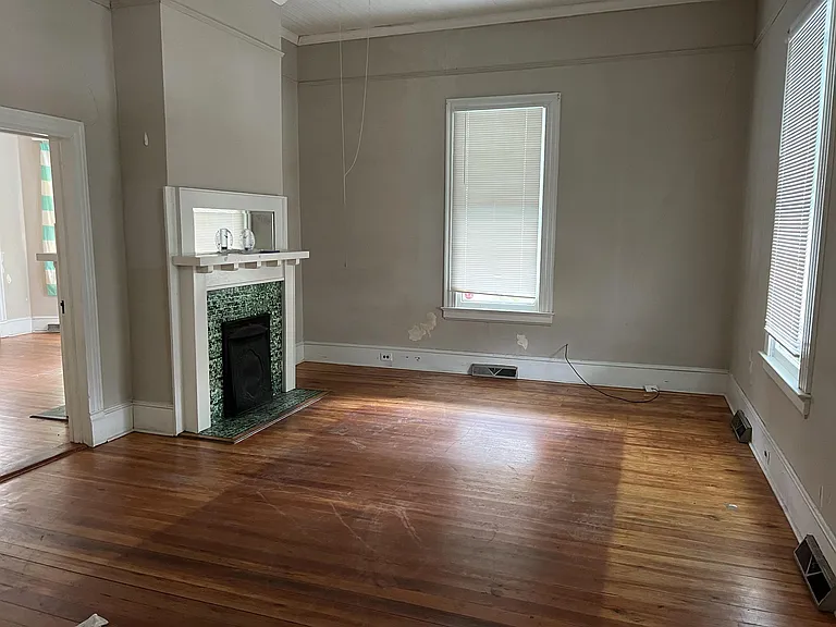 212 E Capitola Ave — Photo 5
