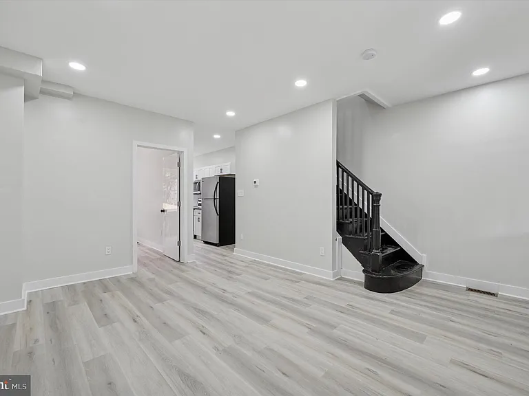 6055 Allman St — Photo 4
