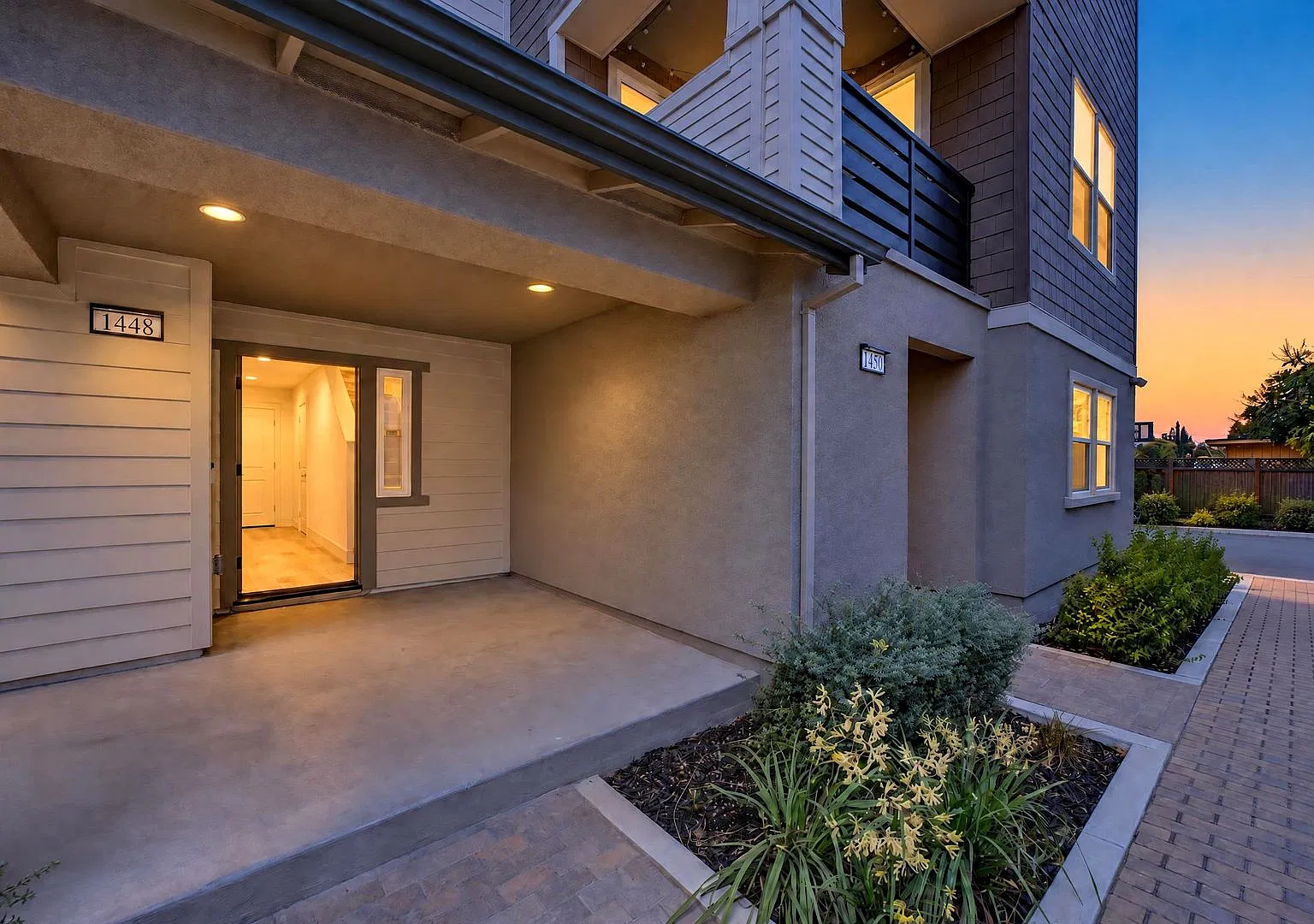 Luxury 4BD/3.5BA Townhome in Penny Lane | Private Mid-Unit | Solar | Near BART — Photo 2