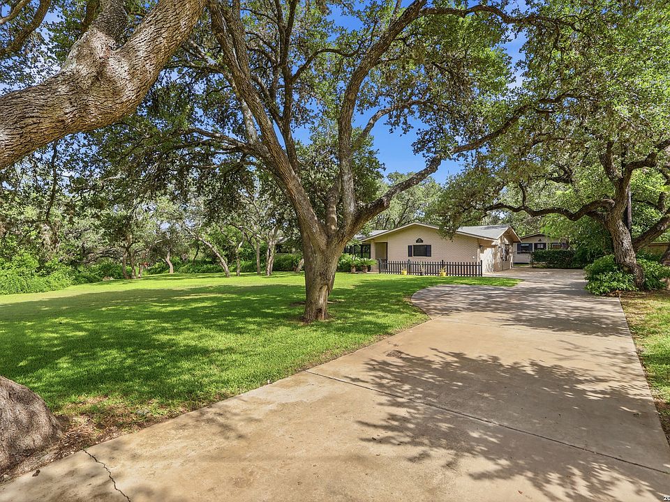 1st image of 100 FLEETWOOD DR