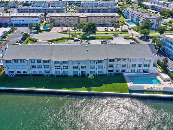 3rd image of 125 Shore Ct APT 107B
