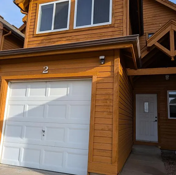 851 Denver St — Photo 1