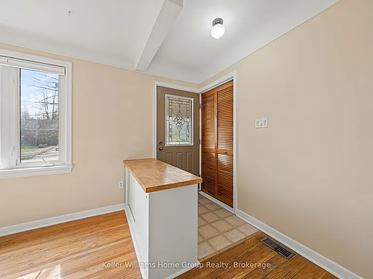 20 Cadillac Dr — Photo 4