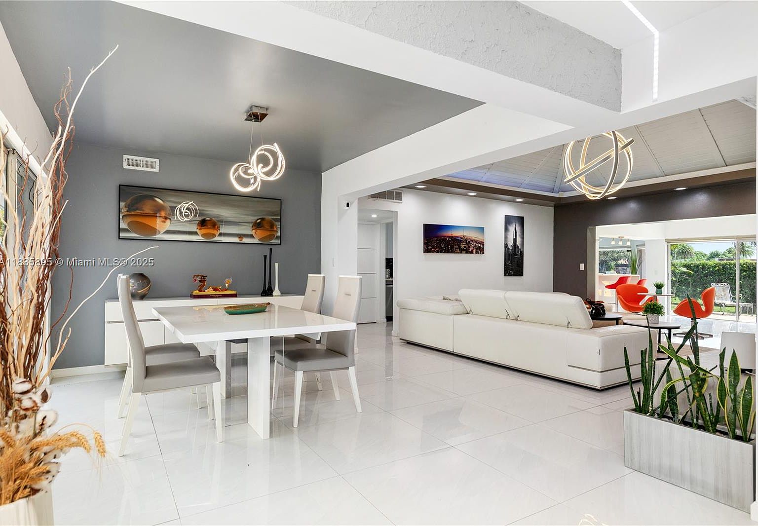 5712 White Hickory Cir