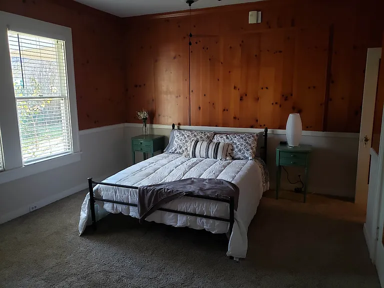Back bedroom (furniture not included)