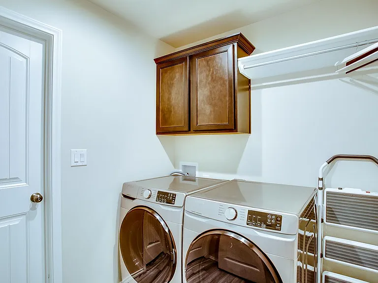 9905 Virginia Ave — Photo 10