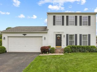 2200 Grove Oaks Ct, Grove City, OH