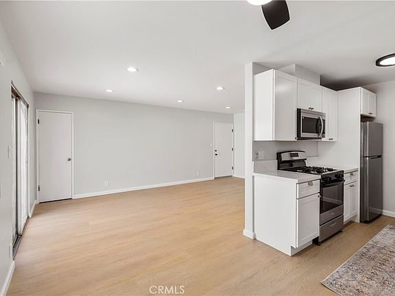 5th image of 1107 E 3rd St APT 8