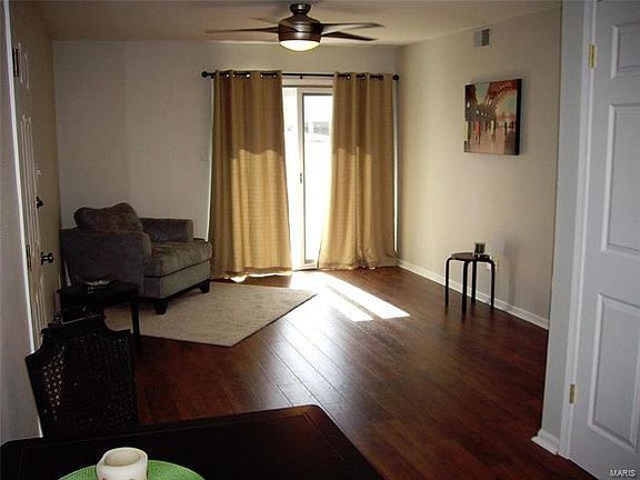 2nd image of 1202 Creve Coeur Crossing Ln APT C